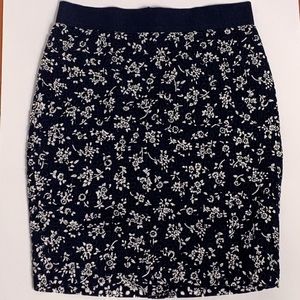 ANN TAYLOR Floral pencil skirt